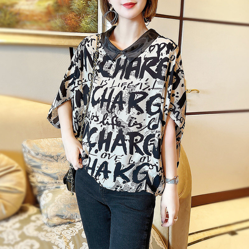 大码雪纺衫女夏装别致漂亮上衣宽松显瘦遮肚子字母印花娃娃领小衫