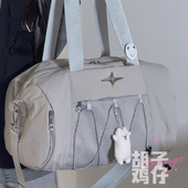 胡子鸡仔运动健身包包女休闲斜挎包外出旅行包手提行李便携单肩包