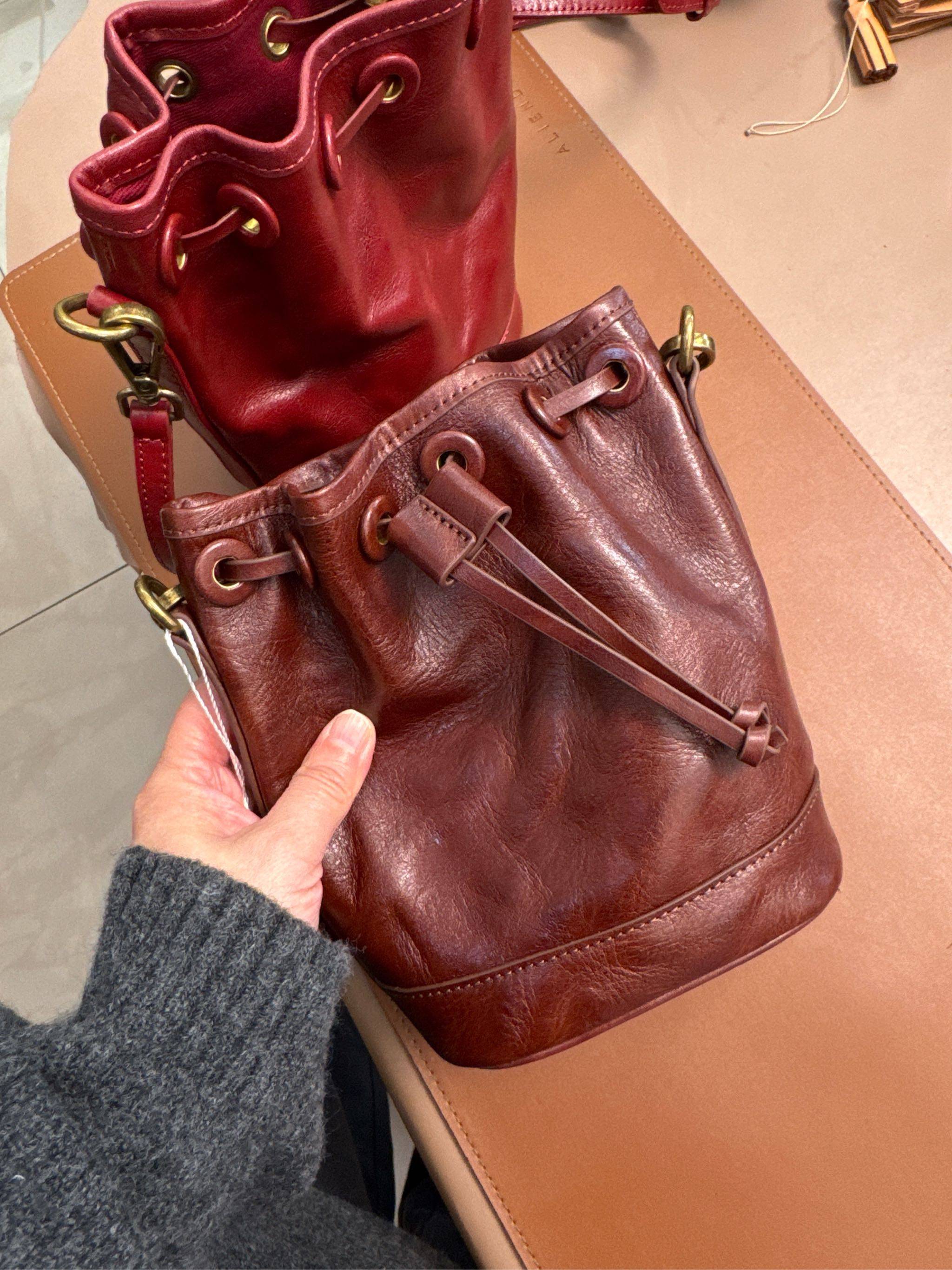 植鞣皮水桶包295元不退换,箱包皮具/热销女包/男包,马鞍包,淘宝优惠券,粉丝福利购,淘宝优惠卷