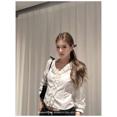 WANANTONG 都市山茶花 多裁片有点法的花边小衫女春季上衣