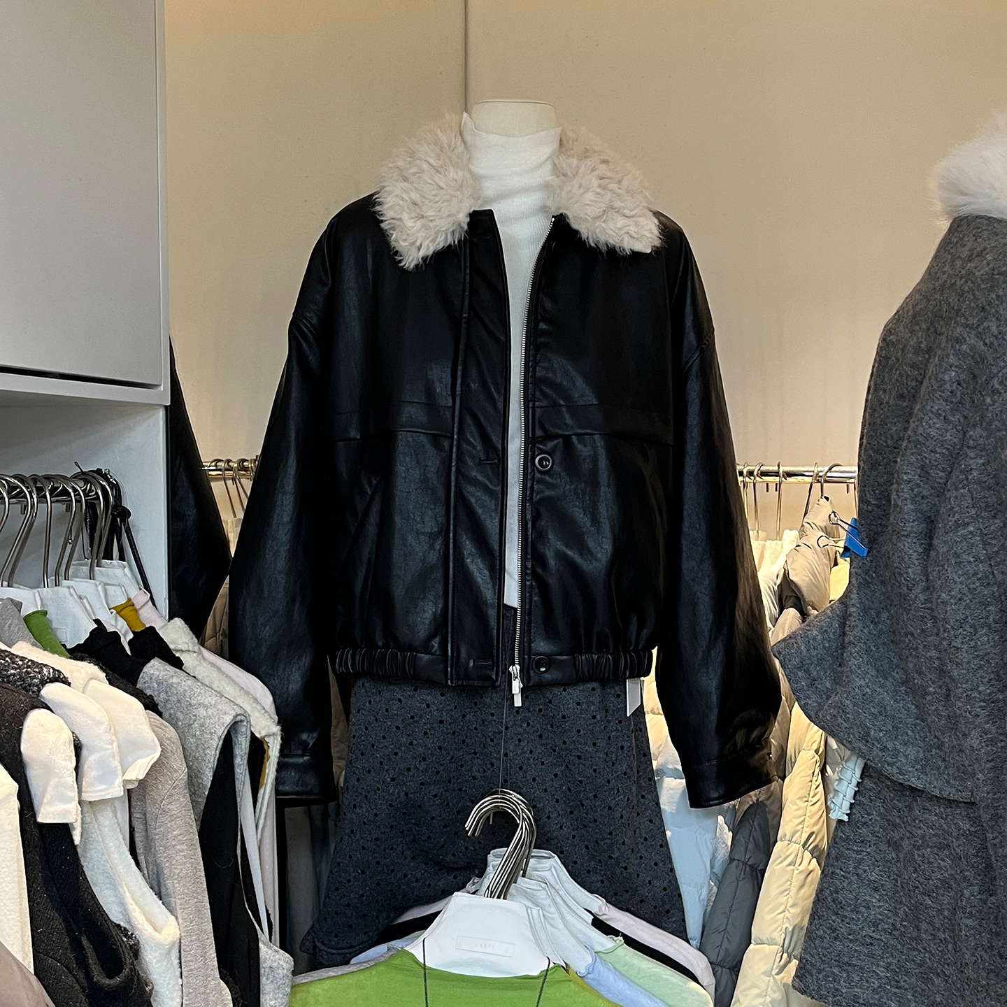 毛领短款羽绒服休闲皮衣外套女