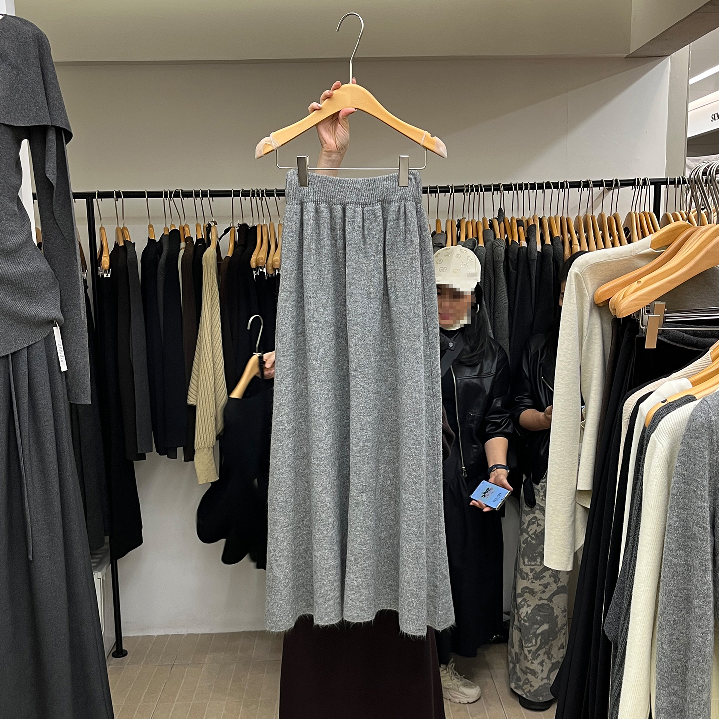 中长款毛织垂感针织半身裙