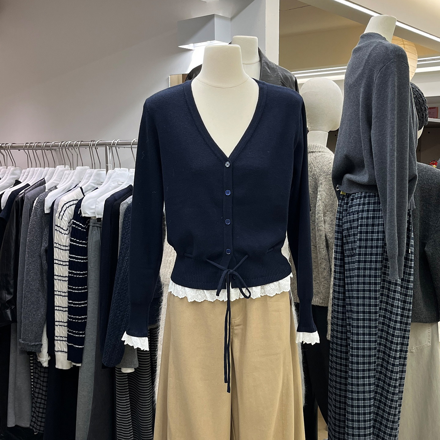 收腰系带V领针织开衫女