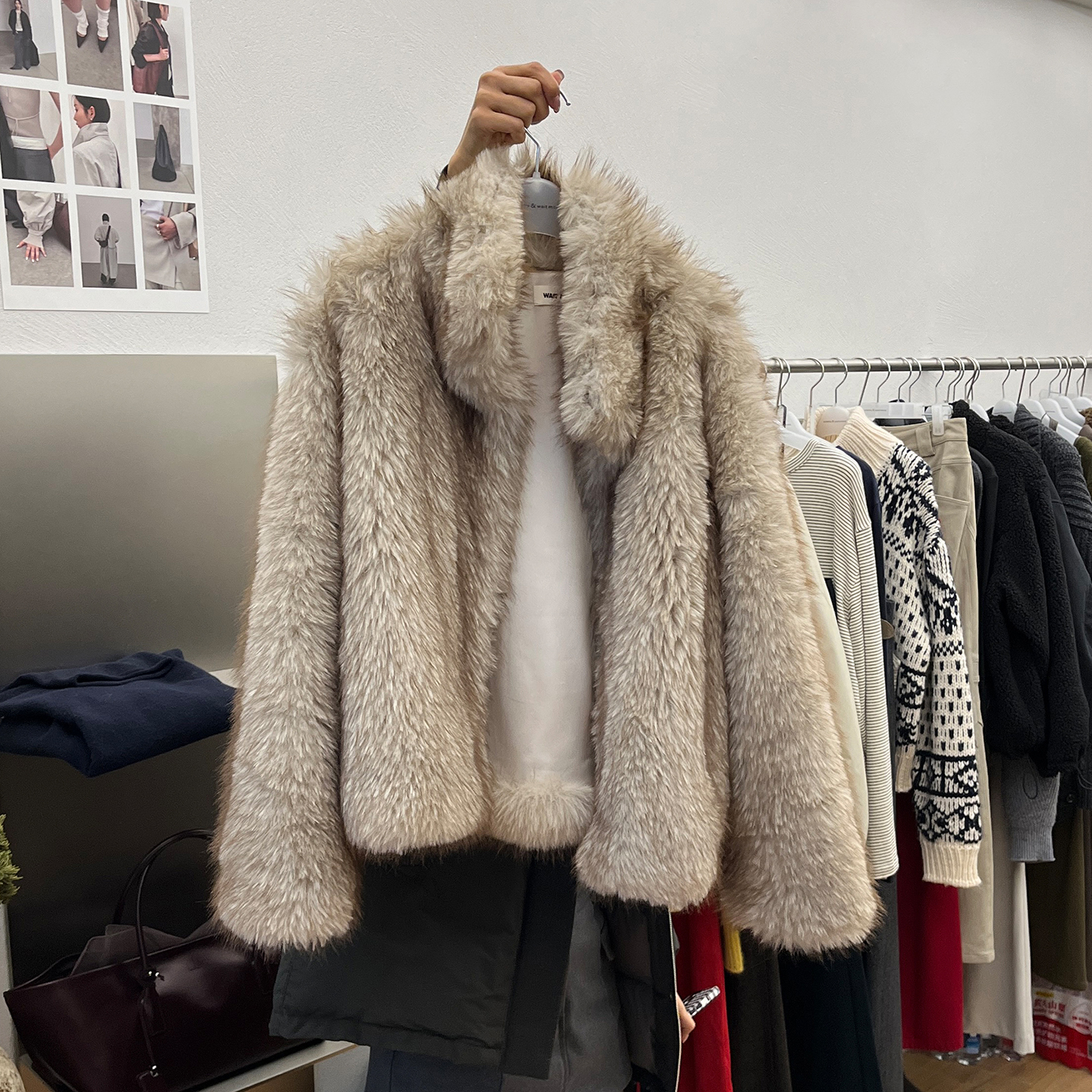 宽松时尚毛茸茸短款外套女