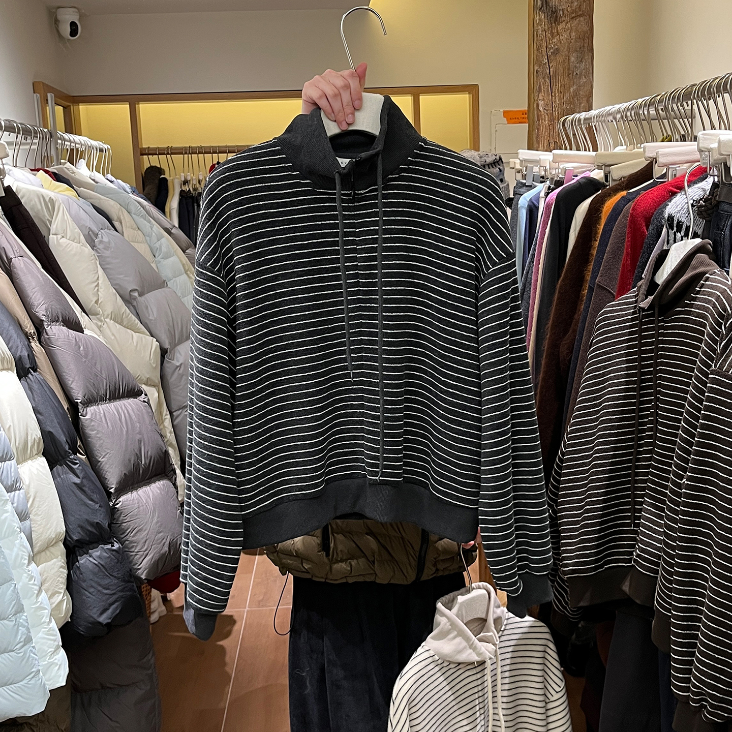 高领条纹隐形拉链卫衣女