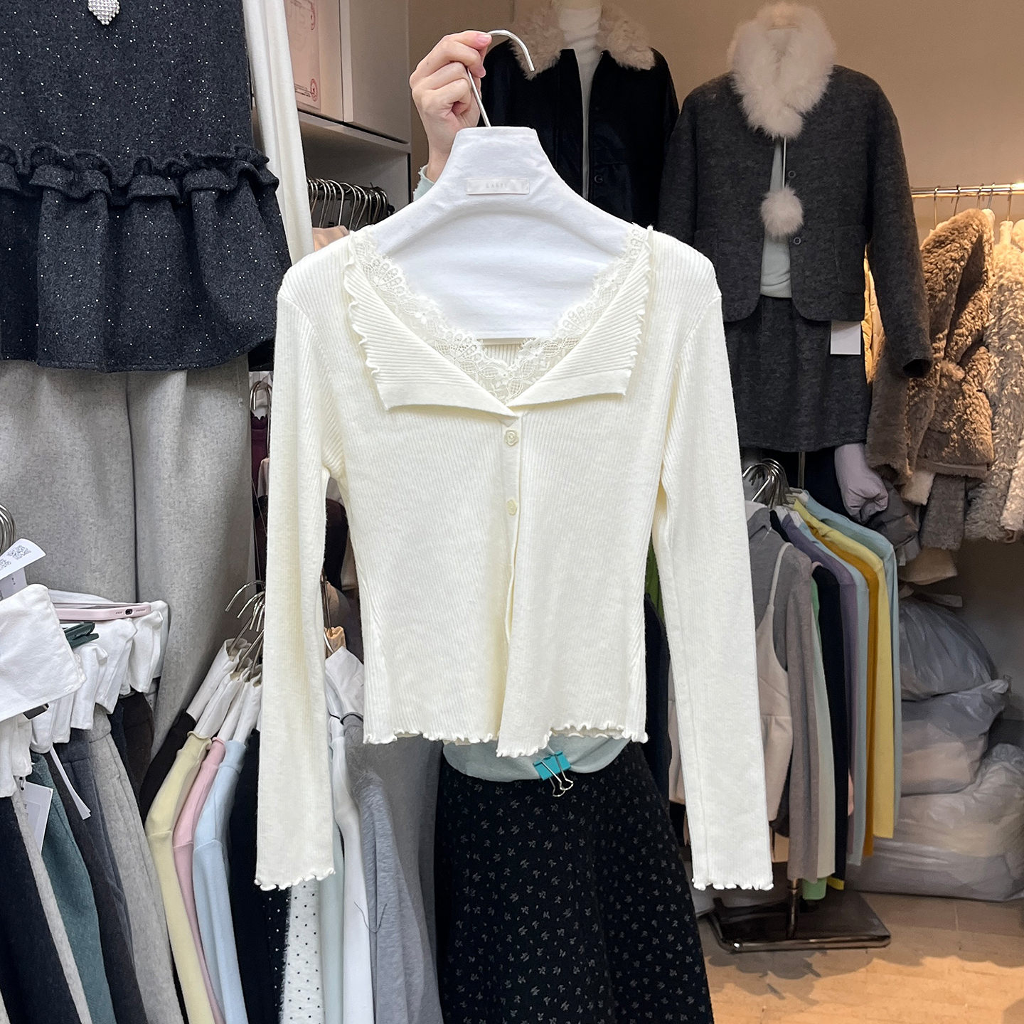 木耳边短款蕾丝花边翻领针织衫