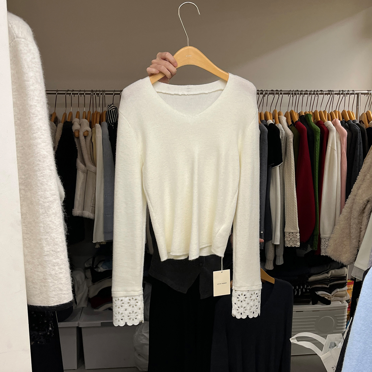 拼接袖子V领针织衫毛衣女