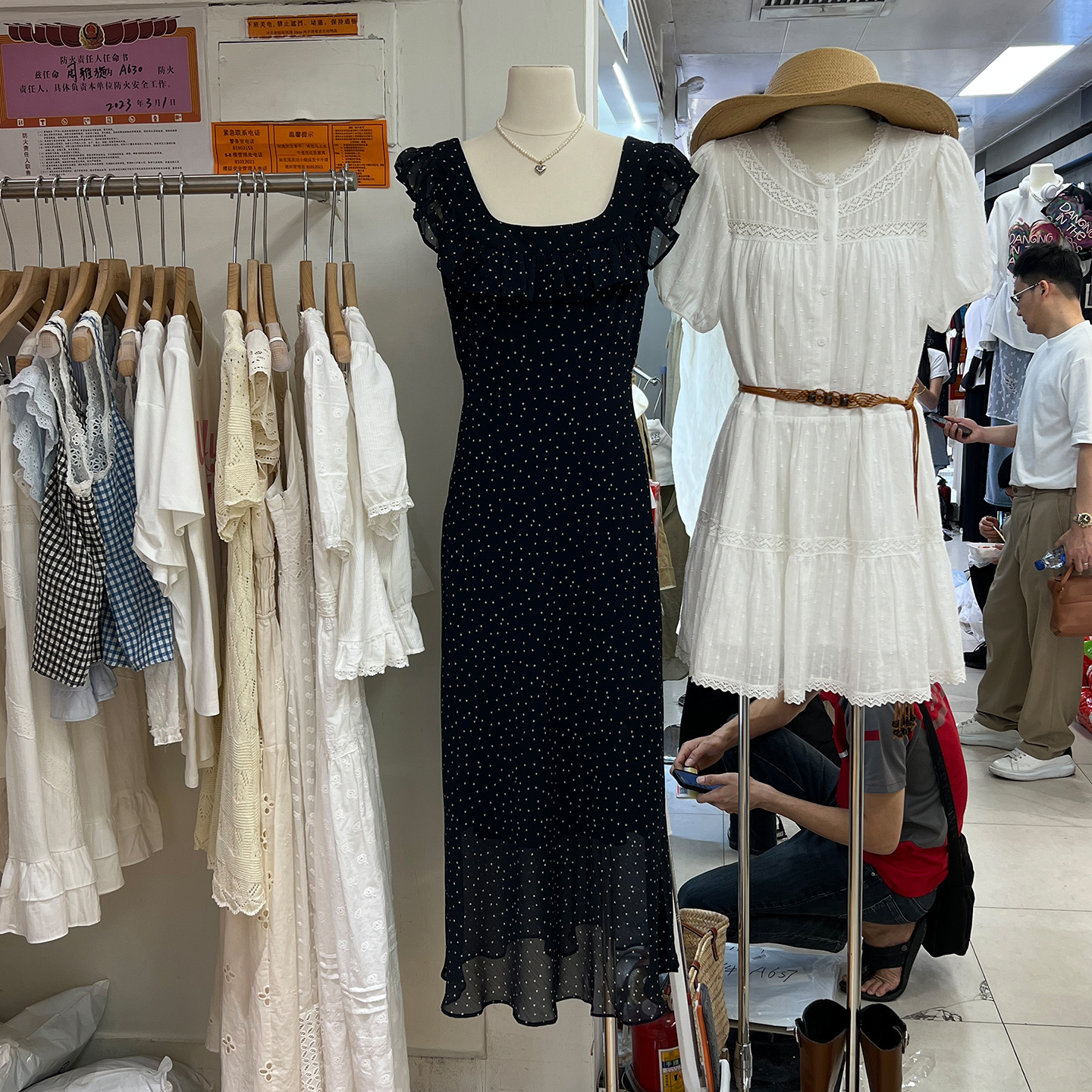 中长款碎花裙2025夏季新款宽松高腰显瘦V领性感露背荷叶边连衣裙