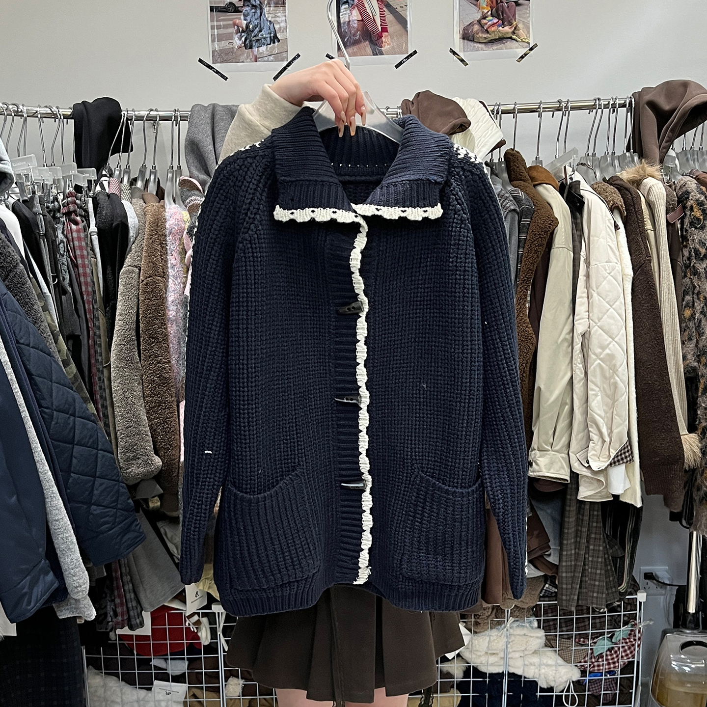 撞色拼接条纹翻领毛衣外套女