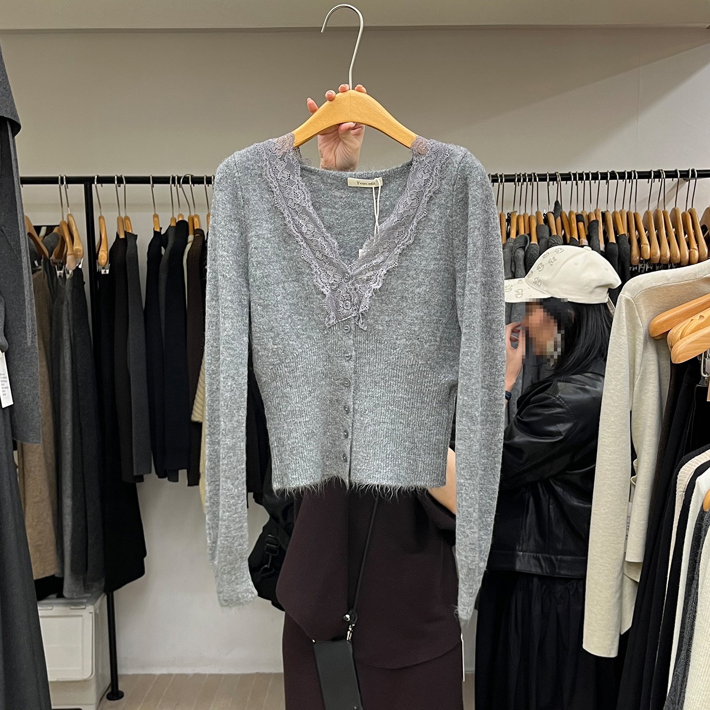 蕾丝花边拼接V领针织开衫女