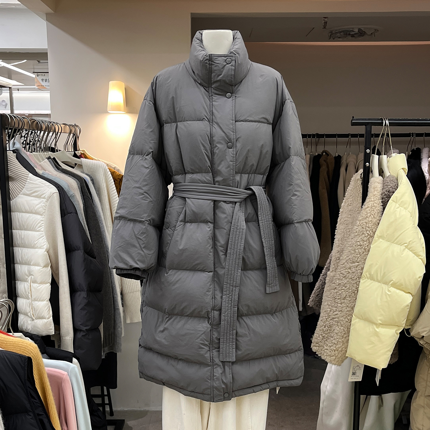 中长款收腰立领羽绒服大衣