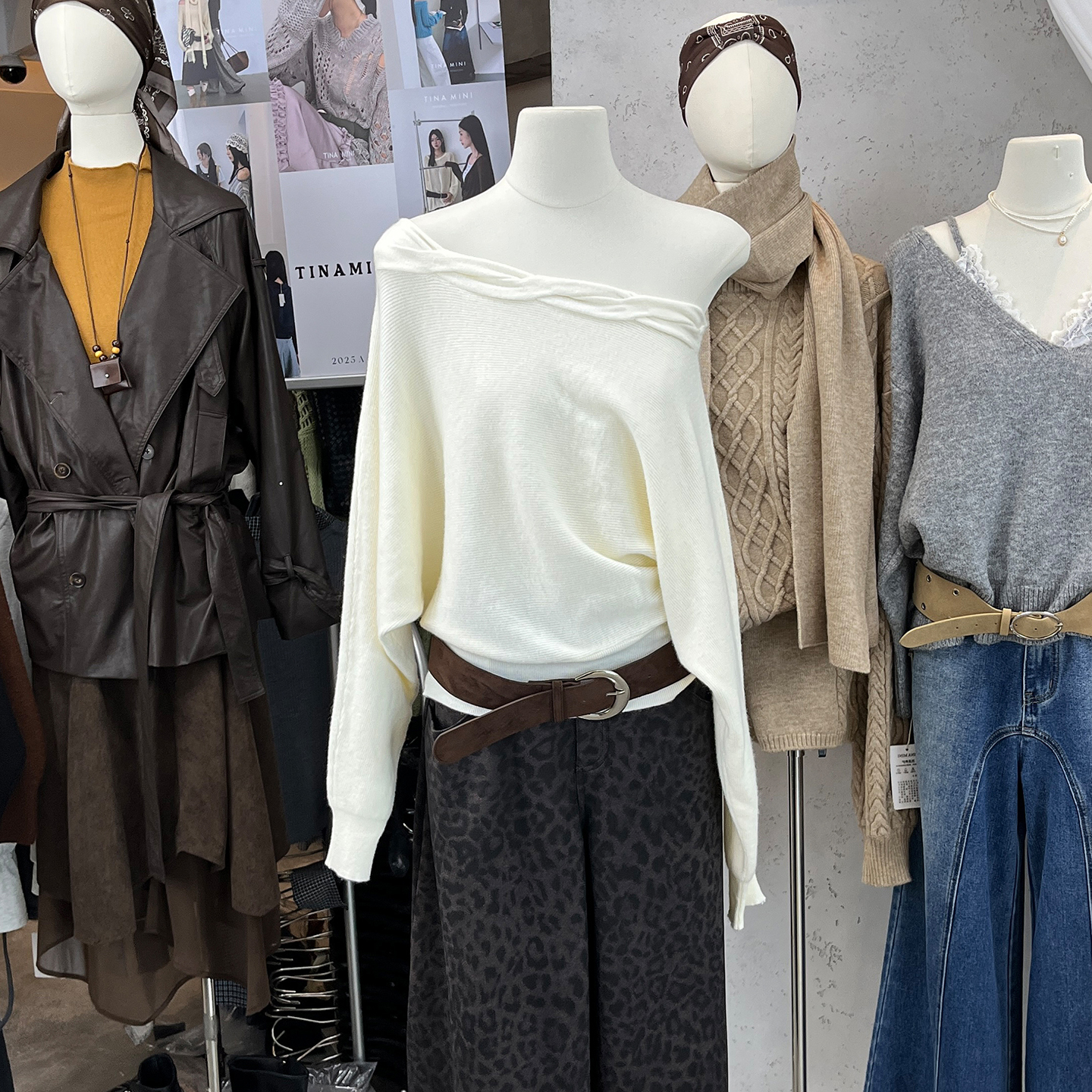 独特蝙蝠袖斜肩毛衣女露肩