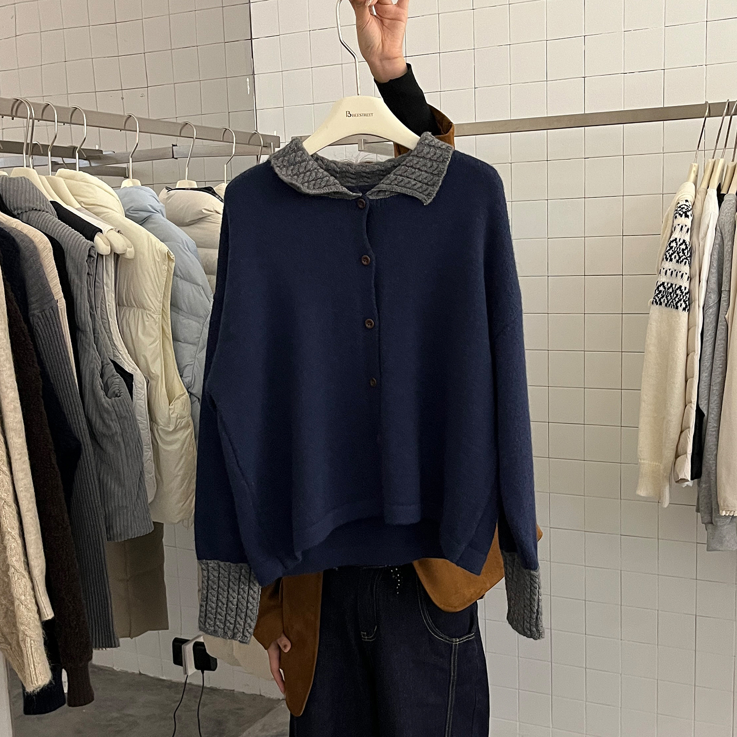 拼色翻领灯笼袖毛衣外套女