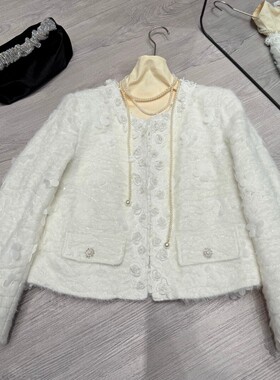 阅悦轻奢风的重工白色短款保暖棉服外套（含100羊毛）YS78-G20