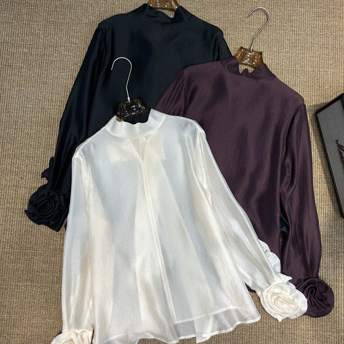 阅悦冬上新复古高级立体花朵袖飘带衬衫t1896