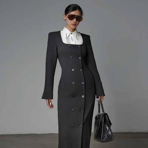 雕塑美感方领修身黑色西装连衣裙