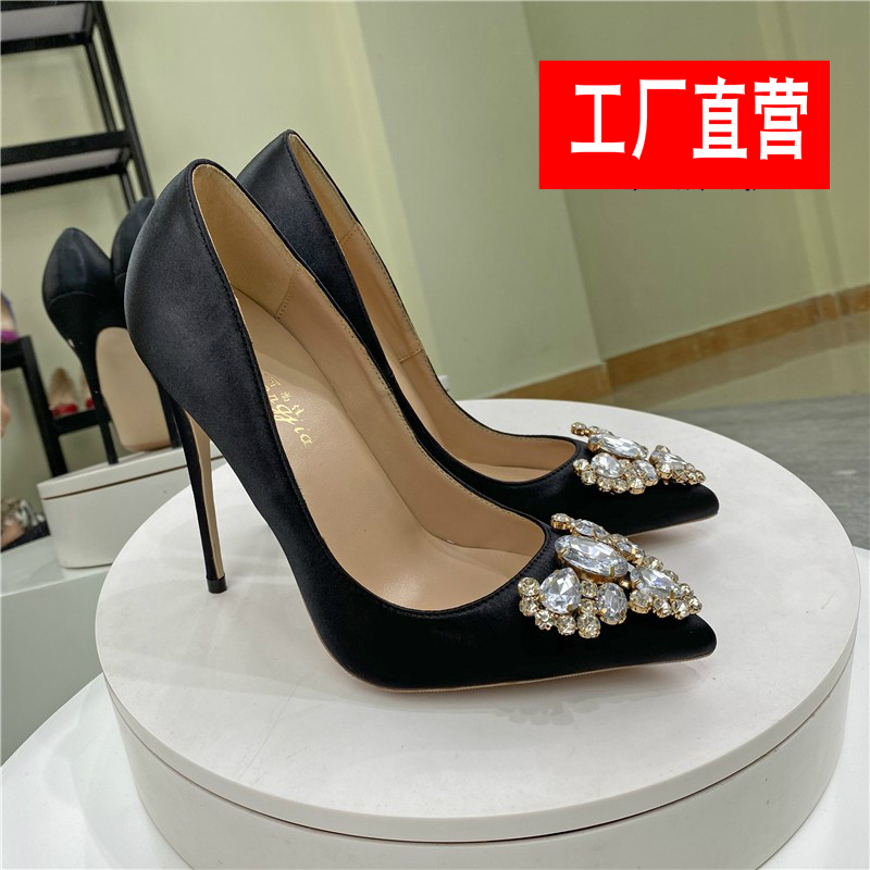 大码高端定制女鞋35-46