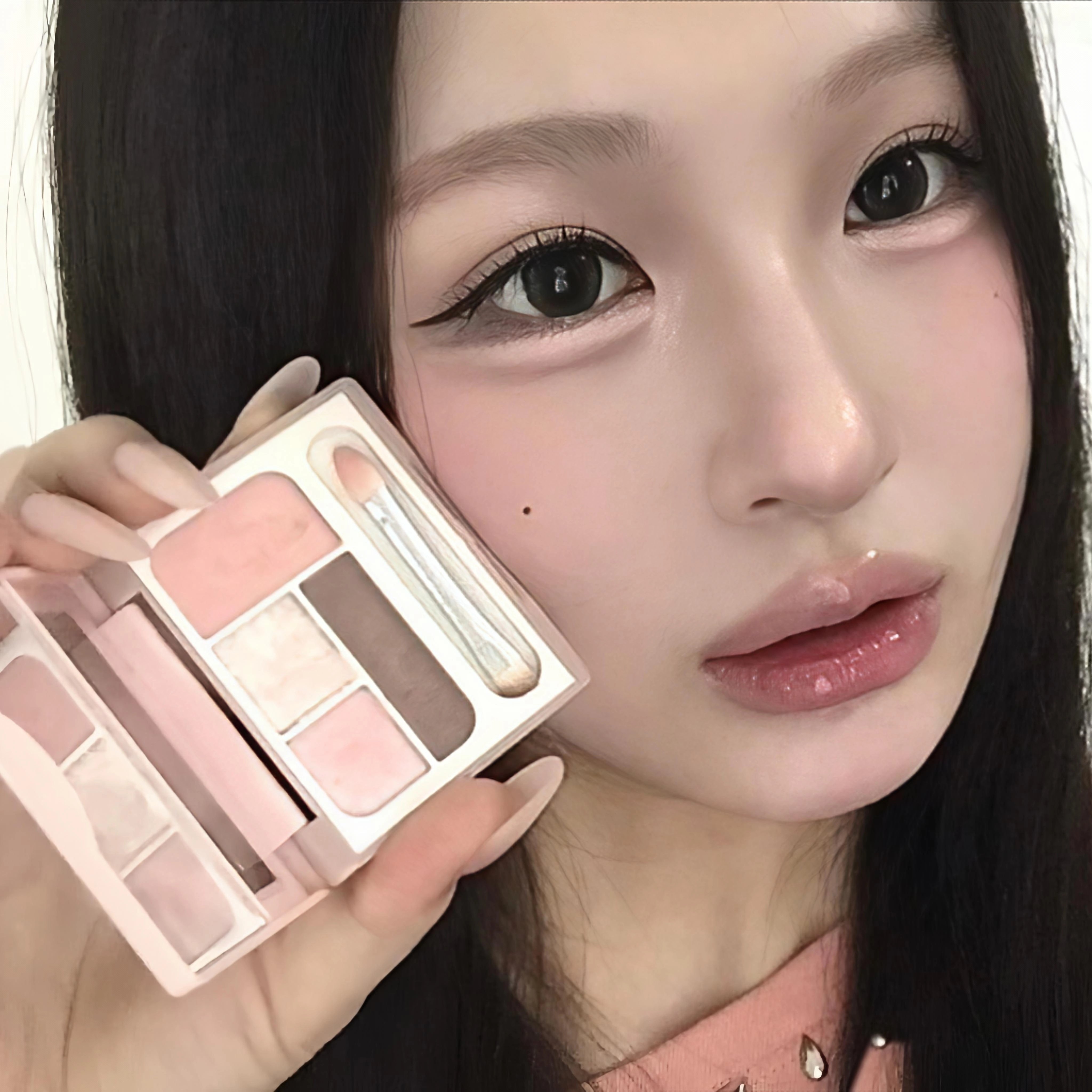 【送双头刷】四色卧蚕眼影盘珠光高光提亮综合盘平价学生新手化妆