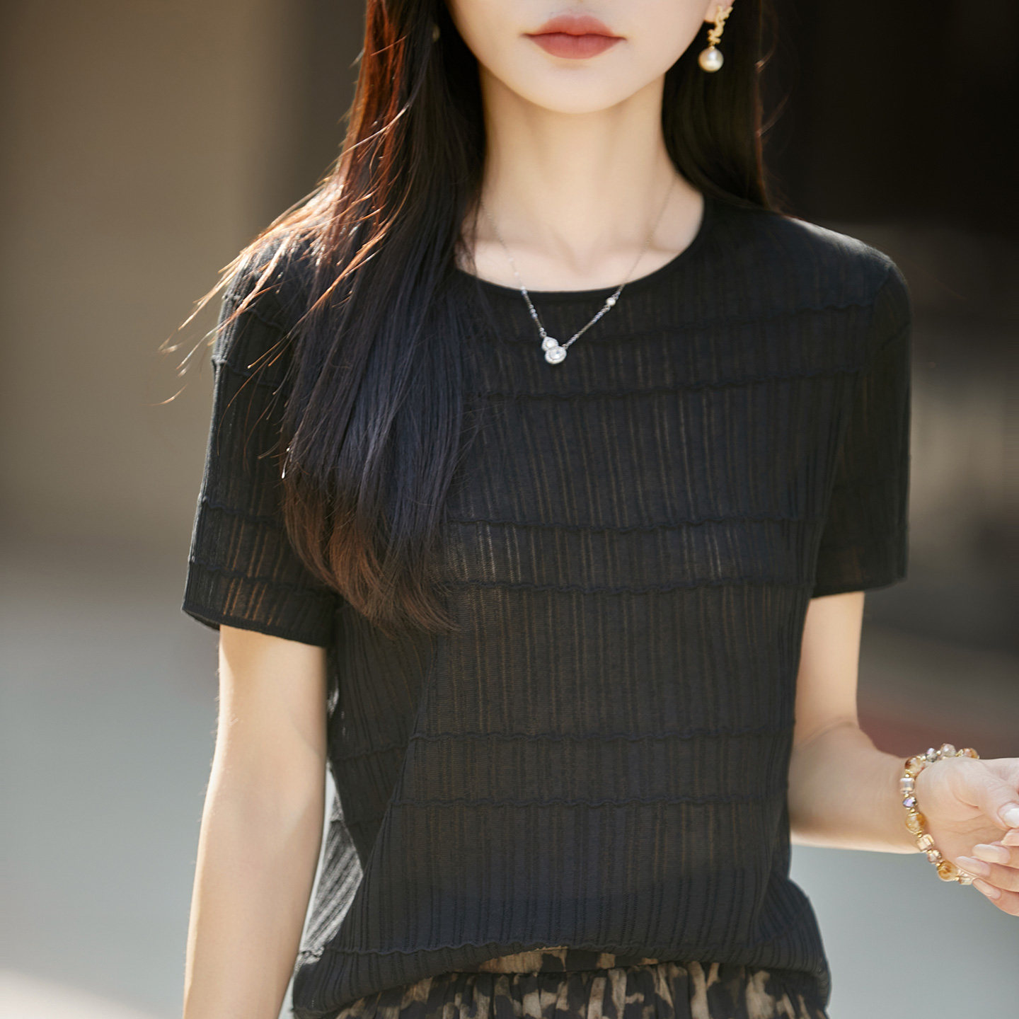 夏季天丝亚麻圆领褶皱短袖T恤女