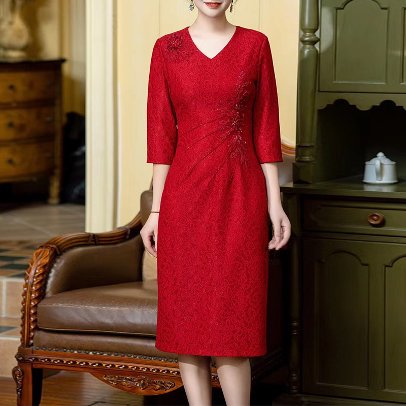 秀丽华服绣花蕾丝优雅连衣裙