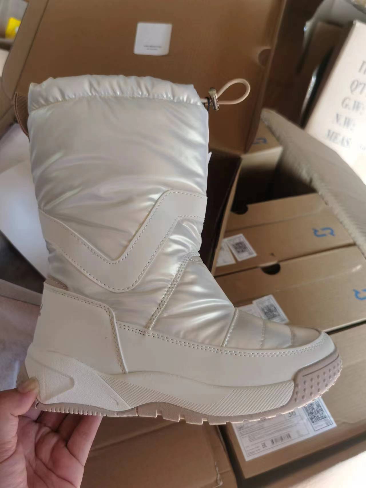 外贸出口俄罗斯原单儿童雪地靴中大童中筒靴加厚绒羊毛防滑底防水