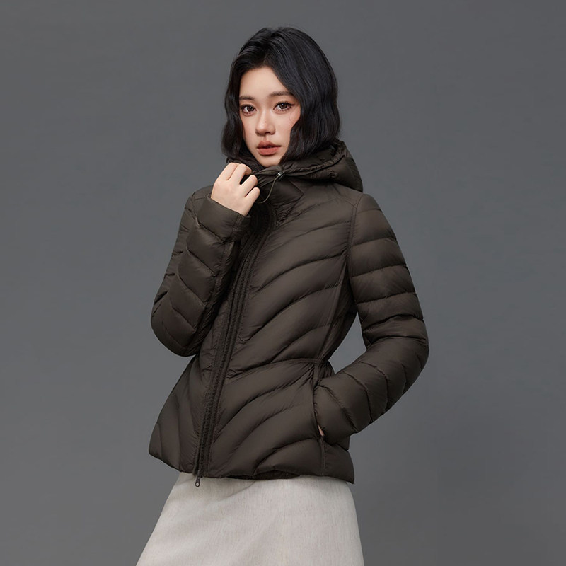 90白鸭绒新款女韩版短款修身连帽泡芙百搭气质显瘦保暖羽绒服外套
