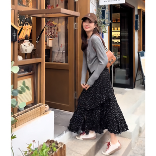 早春漂亮套装针织上衣法式黑色波点半身裙女春夏荷叶边半裙两件套