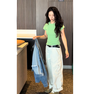 巨好看的穿搭一整套浅绿色短袖t恤女夏显瘦百搭阔腿裤高级感套装