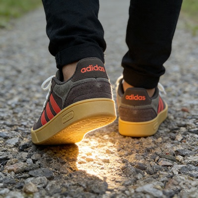 Adidas阿迪达斯厚底板鞋男子舒适百搭美拉德配色运动休闲鞋JP8236