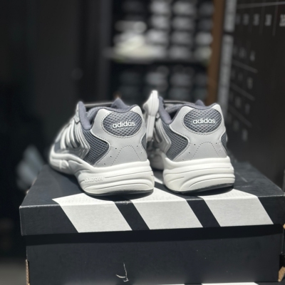 Adidas阿迪达斯男子透气网眼面料缓震耐磨休闲运动鞋JR5154