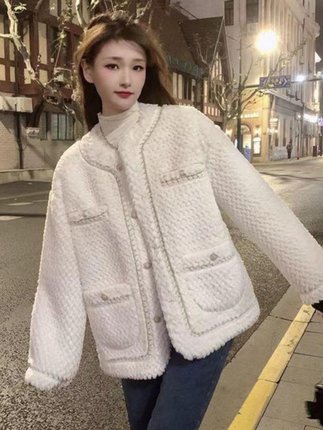 小香风白色羊羔毛绒外套女秋冬气质高级感仿皮草一体宽松加绒棉衣