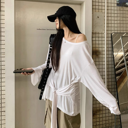 慵懒风白色斜肩露肩长袖T恤女薄款透视绑带防晒罩衫设计感