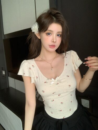 蝴蝶结小飞袖碎花正肩短袖t恤女夏季纯欲甜辣妹v领短款修身上衣潮