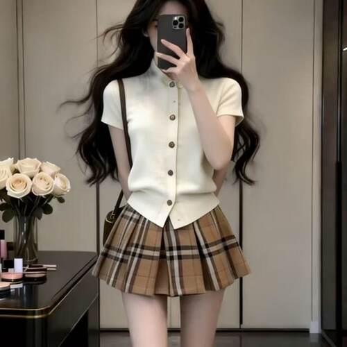 韩系学院风短袖衬衫女设计感V领格纹百褶裙修身收腰两件套ins