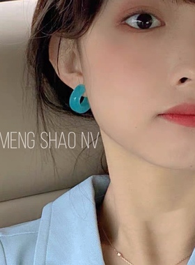 ins时尚博主同款复古冰透蓝绿色果冻紫色蓝色耳钉c型圈圈耳环B27