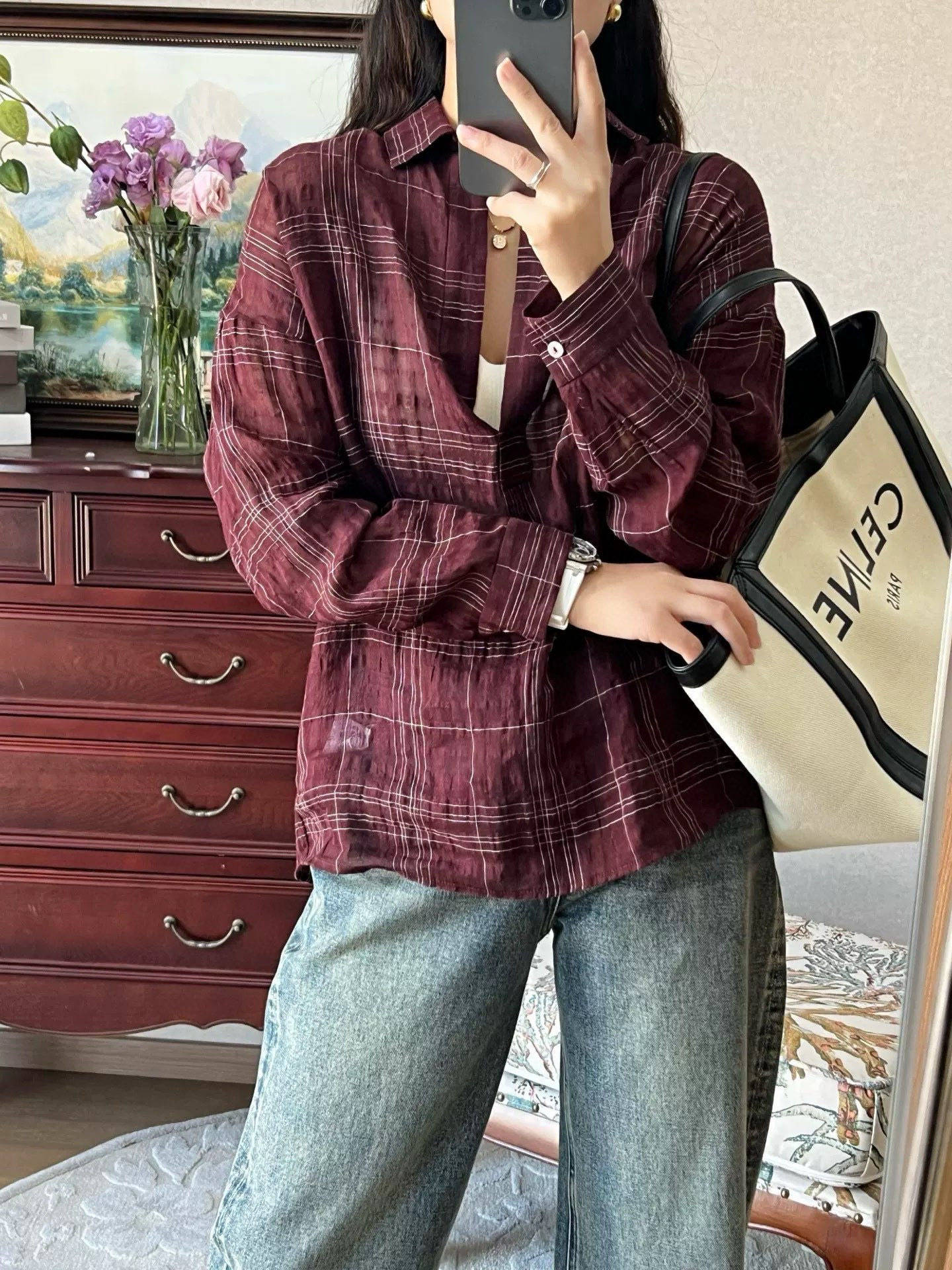 早秋文艺亚麻复古格纹设计大V领微透慵懒衬衫格子显瘦显锁骨