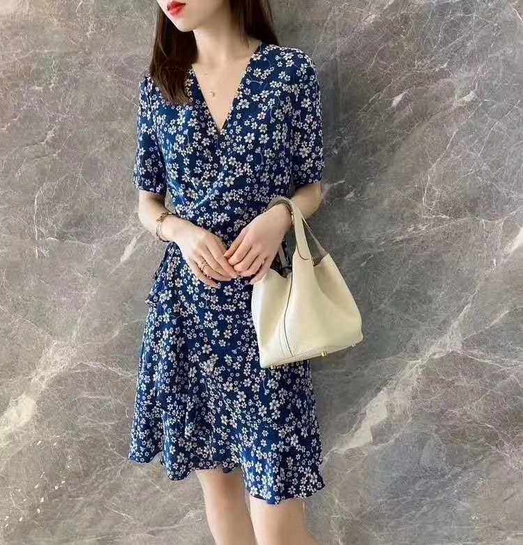 真丝桑蚕丝连衣裙夏新款短袖小个子绑带茶歇袖洋气网红女设计感