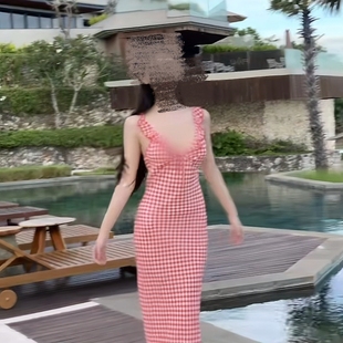 网红迪迪不畏同款红色格子v领吊带连衣裙收腰鱼尾长裙显瘦包臀裙