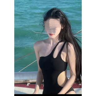 网红迪迪不畏同款泳衣性感连体法式复古小胸聚拢露背泡温泉游泳衣