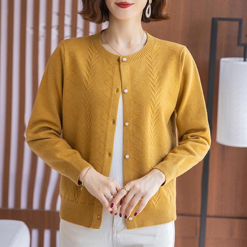 妈妈装春秋圆领毛衣短款外套宽松中老年外搭洋派上衣大尺码针织开