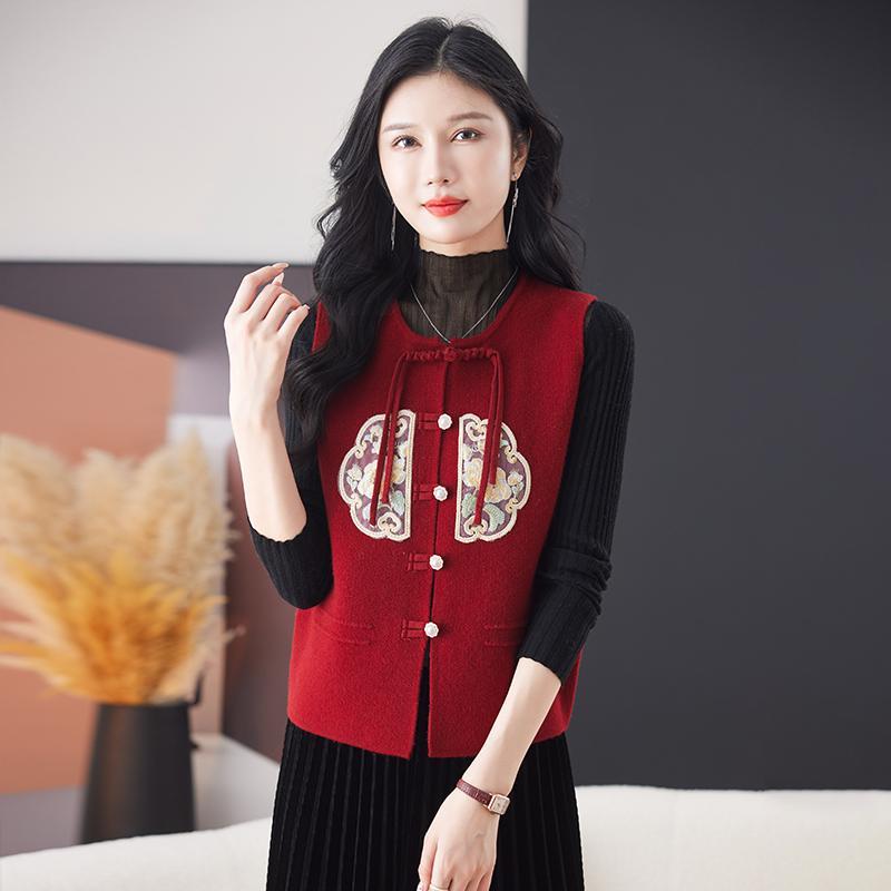 新中式马甲女新款春秋冬外穿针织背心盘扣气质国风新年红红色马夹