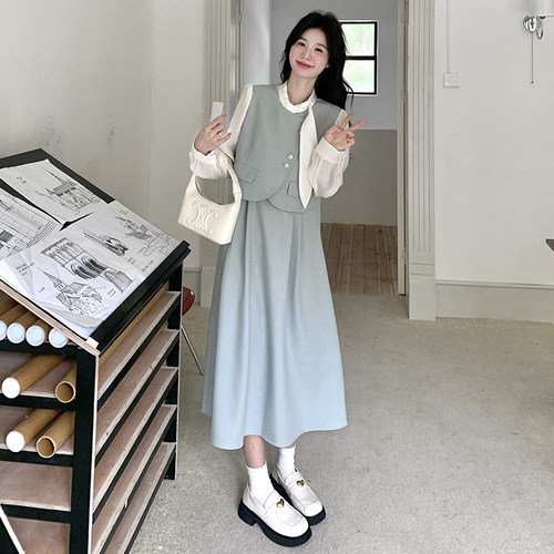 木夕儿女装2026秋季新款简约轻轻松松蓝色拼接假两件连衣裙