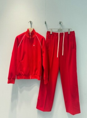 TT OF Girl 定制线 学院减龄限定红刺绣字母拉链外套+休闲裤套装