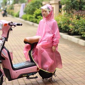 儿童雨衣小学生女童大童男童雨披学生带书包位加厚电瓶车加大遮脚