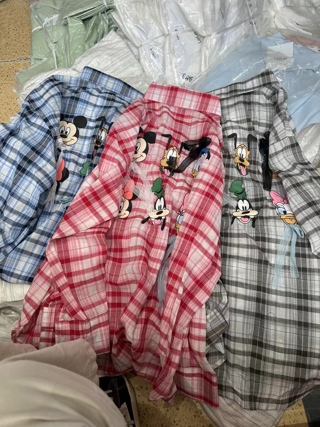夏季趣味设计感喷画米奇印花立体衬衫