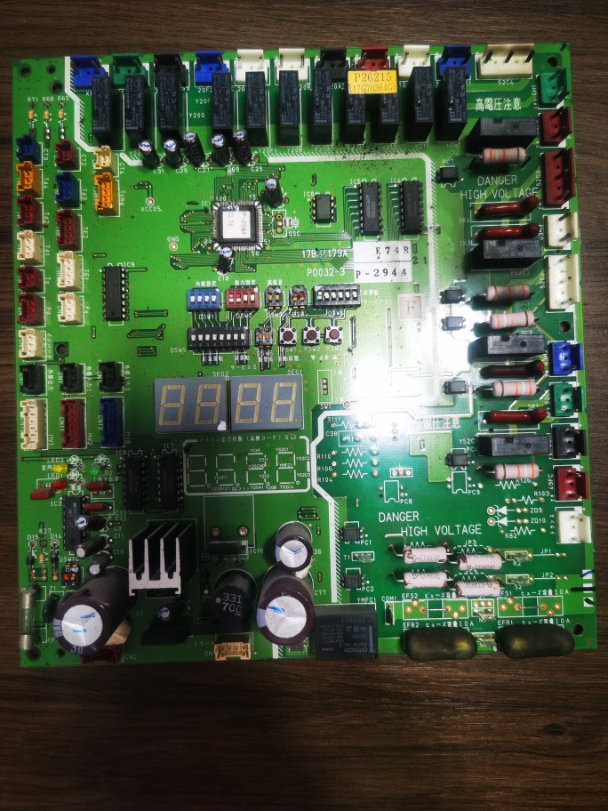 P26215日立中央空调主板 17B34179A P0032-3