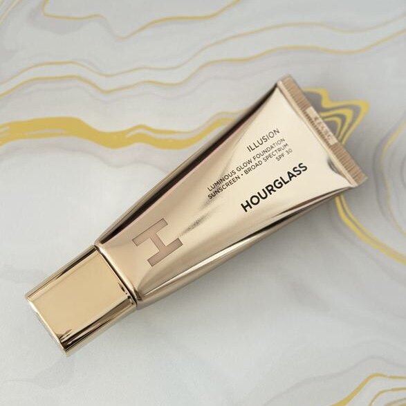 预*定 新品美国Hourglass光泽Illusion Luminous SPF30粉底液