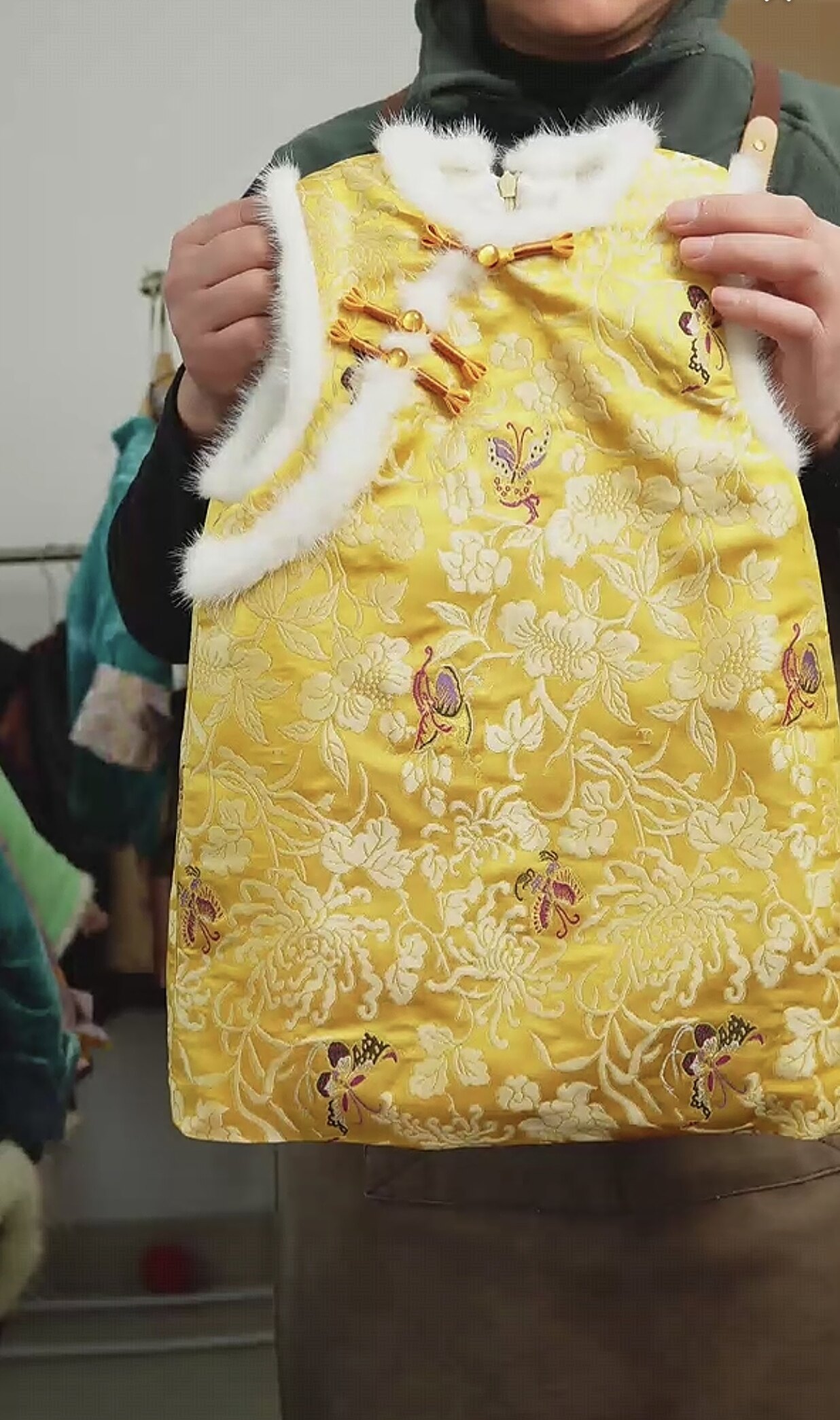 卓苗儿童真丝马甲裙女童宝宝周岁服桑蚕丝云锦过年服周岁礼旗袍裙