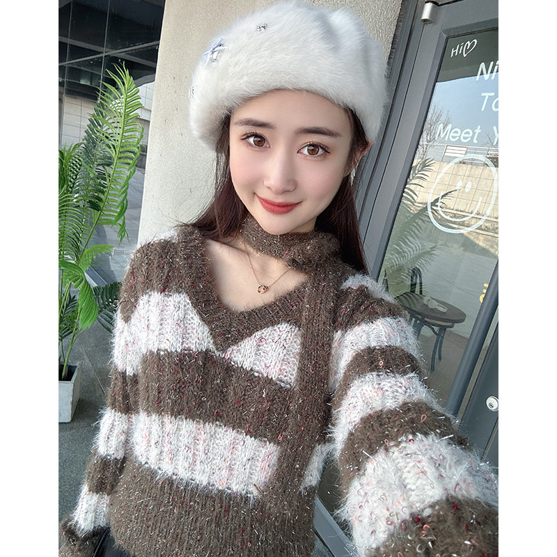 复古撞色飘带V领毛衣女款2026新款冬季今年流行的漂亮修身针织衫