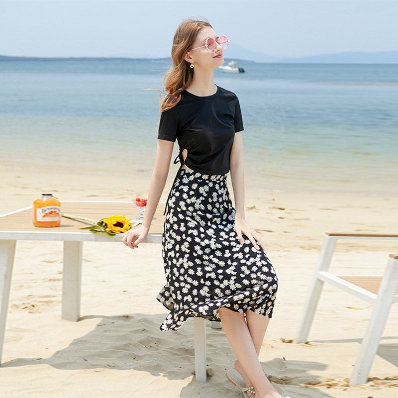 旗舰店小雏菊碎花半身裙子女2023春秋夏新款小个子显瘦垂感遮胯